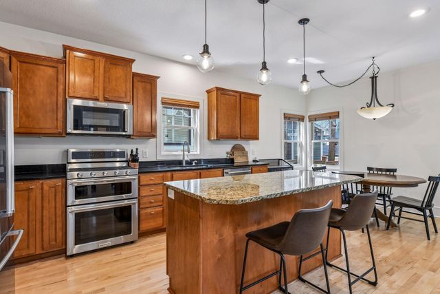 2008 Laurel Avenue W, Minneapolis, MN 55405