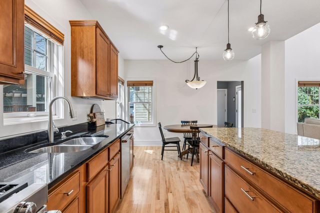 2008 Laurel Avenue W, Minneapolis, MN 55405