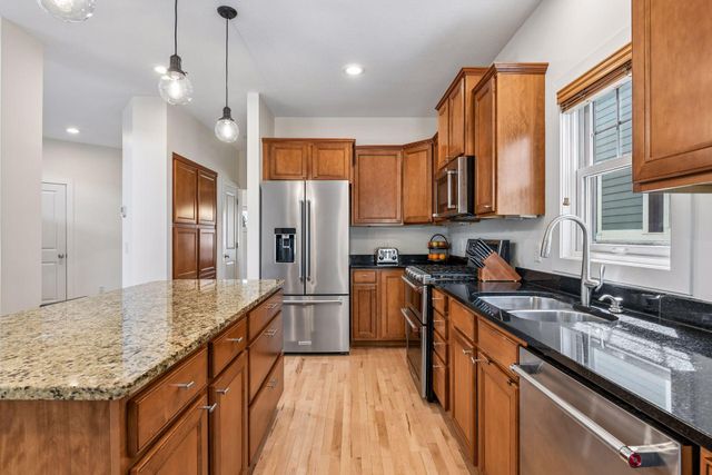 2008 Laurel Avenue W, Minneapolis, MN 55405