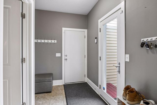 2008 Laurel Avenue W, Minneapolis, MN 55405