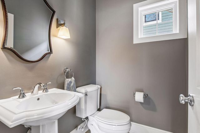 2008 Laurel Avenue W, Minneapolis, MN 55405