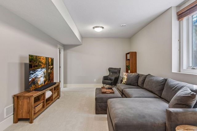 2008 Laurel Avenue W, Minneapolis, MN 55405