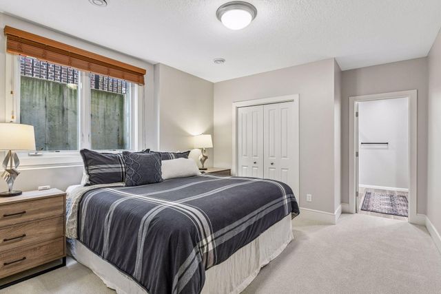 2008 Laurel Avenue W, Minneapolis, MN 55405