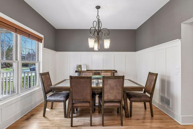 2008 Laurel Avenue W, Minneapolis, MN 55405