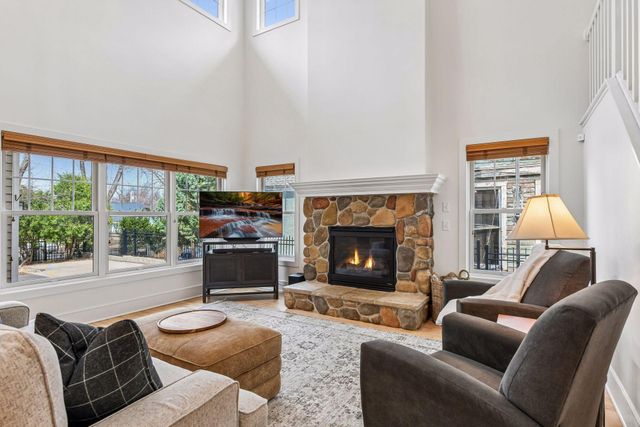 2008 Laurel Avenue W, Minneapolis, MN 55405