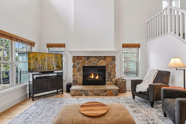 2008 Laurel Avenue W, Minneapolis, MN 55405