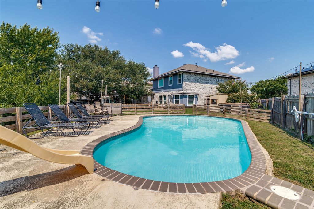 8321 Bristol Court, Rowlett, TX 75089