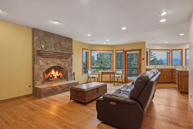 2889 NW Starview Drive, Bend, OR 97703