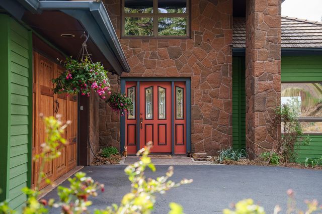2889 NW Starview Drive, Bend, OR 97703