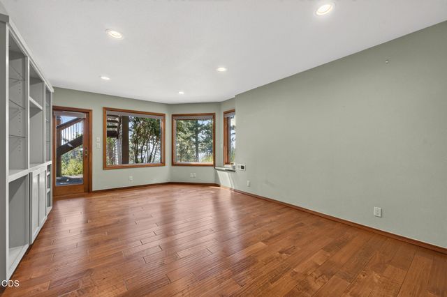 2889 NW Starview Drive, Bend, OR 97703