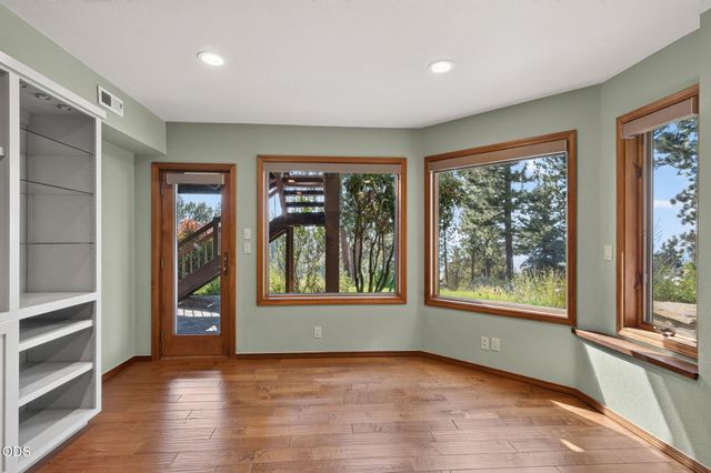 2889 NW Starview Drive, Bend, OR 97703