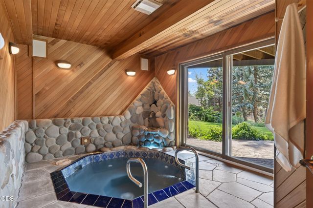 2889 NW Starview Drive, Bend, OR 97703