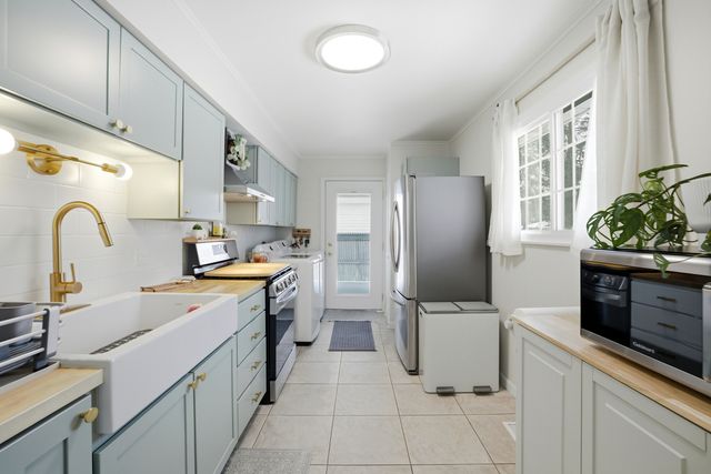 353 E Norman Lane, Wheeling, IL 60090