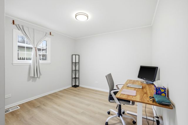 353 E Norman Lane, Wheeling, IL 60090