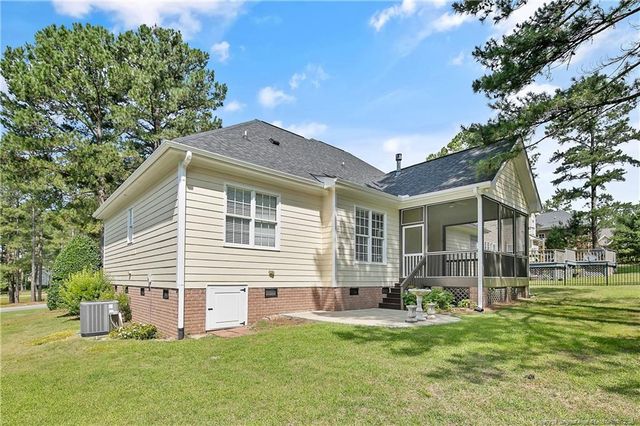 196 Leaning Pine Circle, Spring Lake, NC 28390