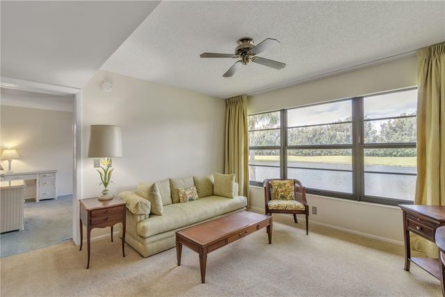 18 Plantation Drive 204, Vero Beach, FL 32966