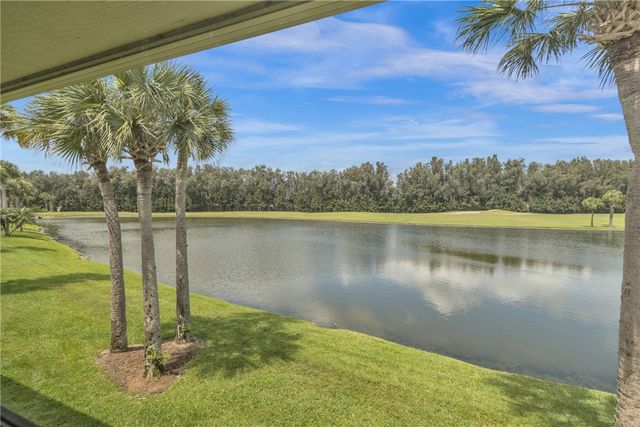 18 Plantation Drive 204, Vero Beach, FL 32966