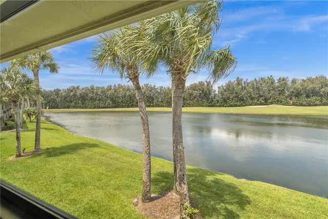 18 Plantation Drive 204, Vero Beach, FL 32966