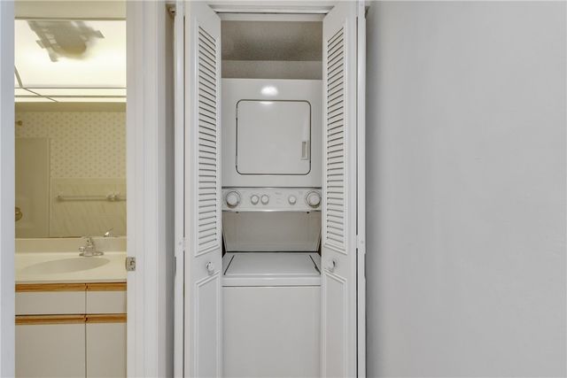 18 Plantation Drive 204, Vero Beach, FL 32966