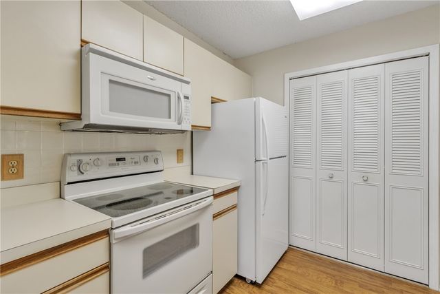 18 Plantation Drive 204, Vero Beach, FL 32966
