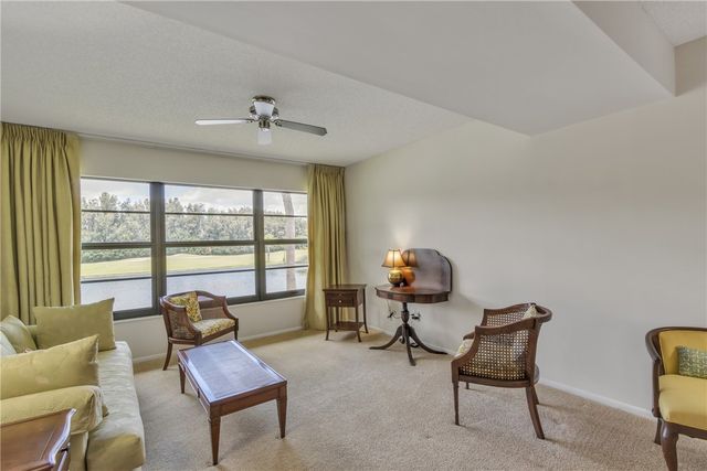 18 Plantation Drive 204, Vero Beach, FL 32966