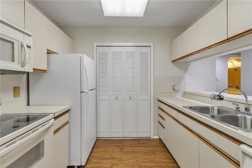 18 Plantation Drive 204, Vero Beach, FL 32966