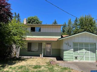 1398 Poplar St, Sweet Home, OR 97386