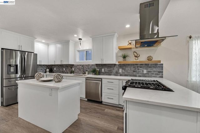 1515 Center St, Oakland, CA 94607