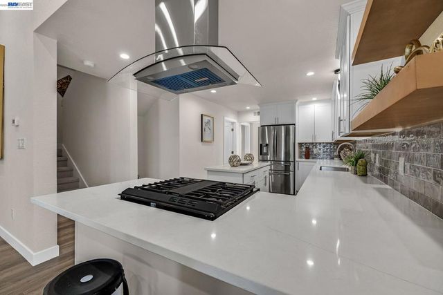 1515 Center St, Oakland, CA 94607