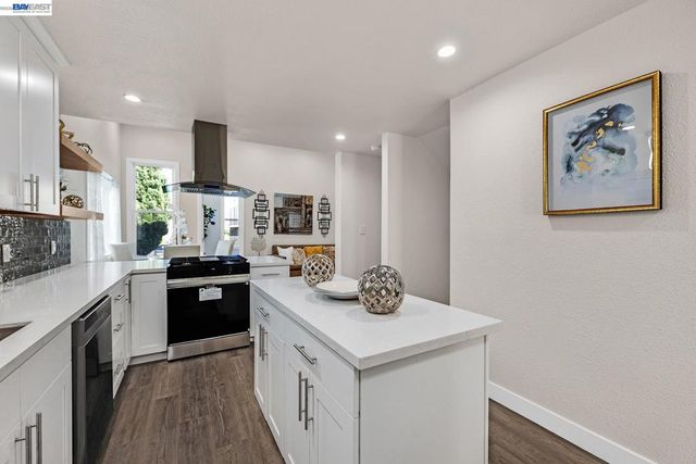 1515 Center St, Oakland, CA 94607