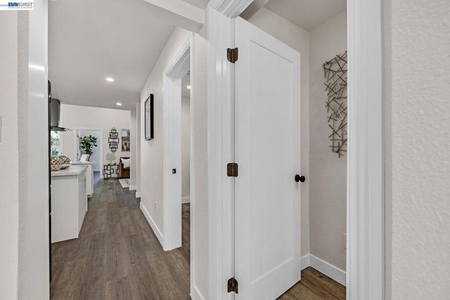 1515 Center St, Oakland, CA 94607
