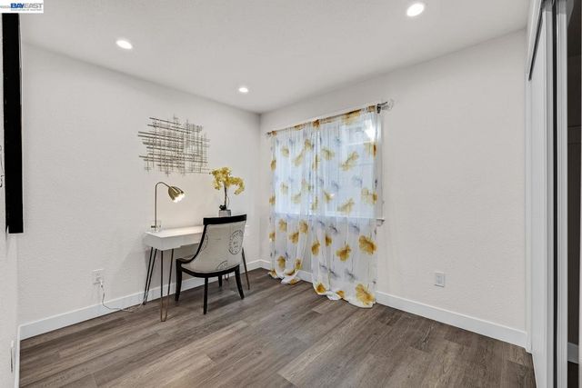 1515 Center St, Oakland, CA 94607