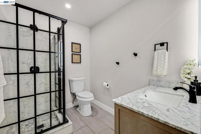 1515 Center St, Oakland, CA 94607