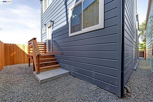 1515 Center St, Oakland, CA 94607