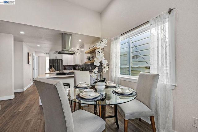 1515 Center St, Oakland, CA 94607