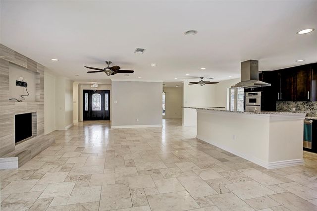 9911 Cedarhurst Drive, Houston, TX 77096
