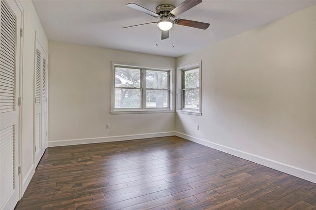 9911 Cedarhurst Drive, Houston, TX 77096