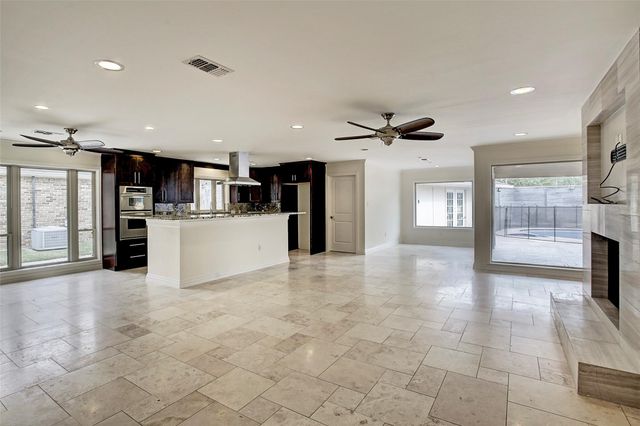 9911 Cedarhurst Drive, Houston, TX 77096