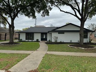 9911 Cedarhurst Drive, Houston, TX 77096