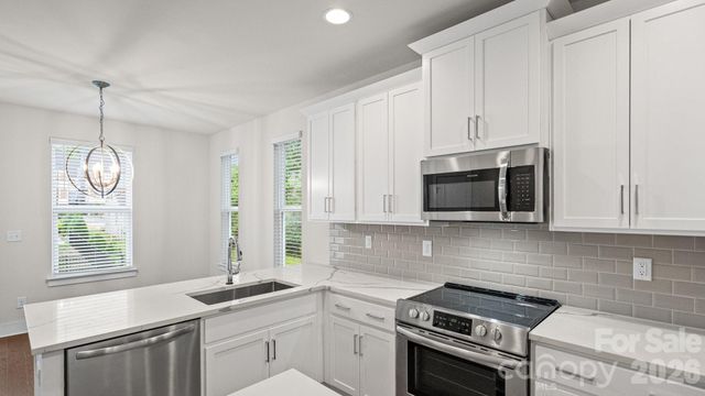 5003 York Park Lane, Charlotte, NC 28217