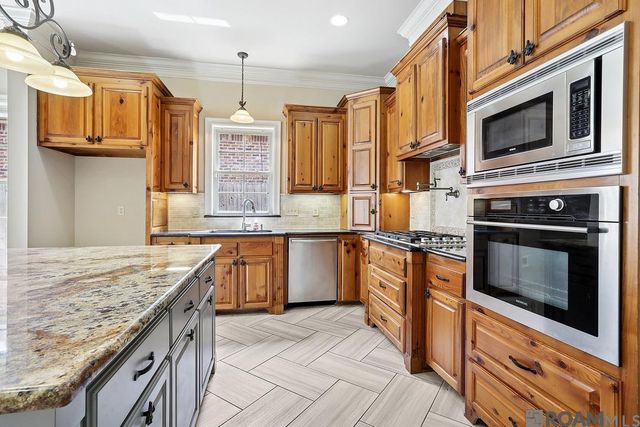 36472 Lake Bend Ave, Prairieville, LA 70769