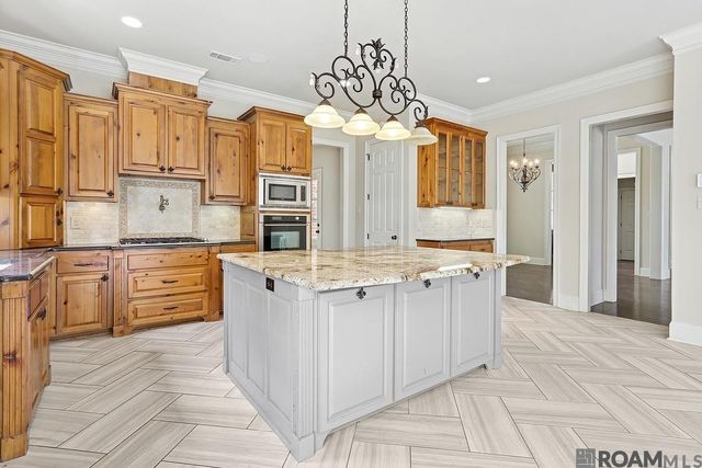 36472 Lake Bend Ave, Prairieville, LA 70769