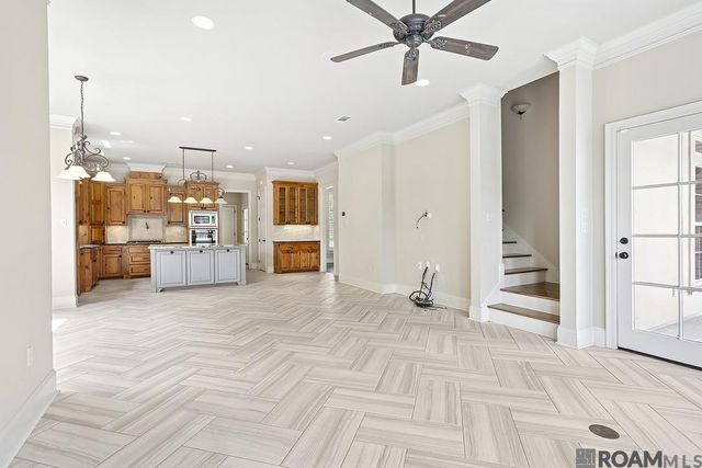 36472 Lake Bend Ave, Prairieville, LA 70769