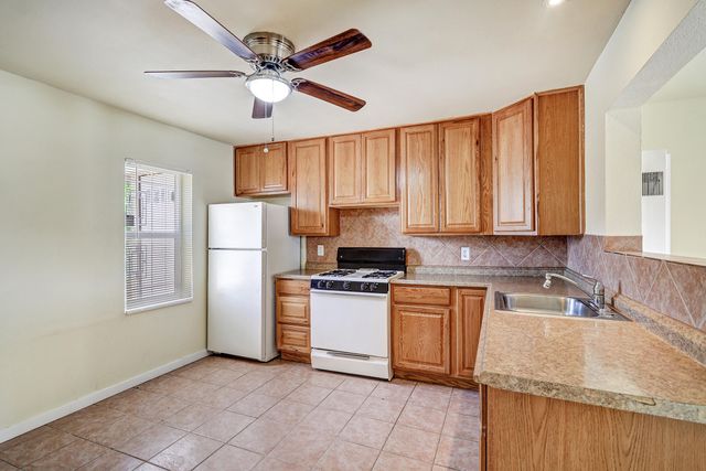 4524 5th Street NW, Albuquerque, NM 87107