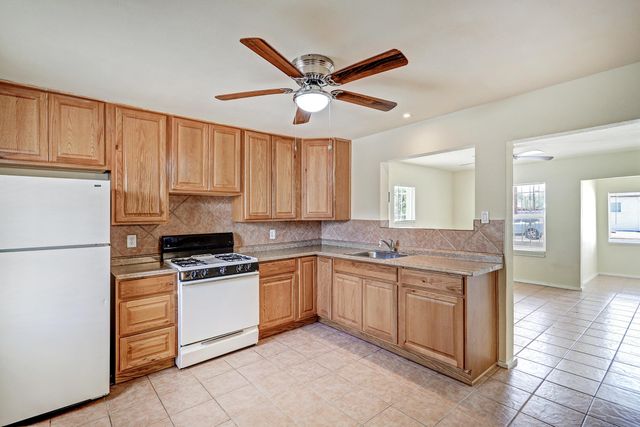 4524 5th Street NW, Albuquerque, NM 87107