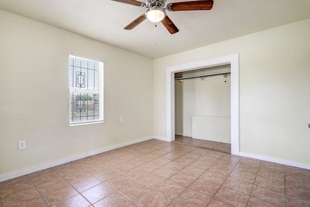 4524 5th Street NW, Albuquerque, NM 87107