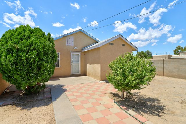 4524 5th Street NW, Albuquerque, NM 87107