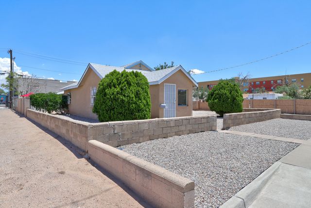 4524 5th Street NW, Albuquerque, NM 87107
