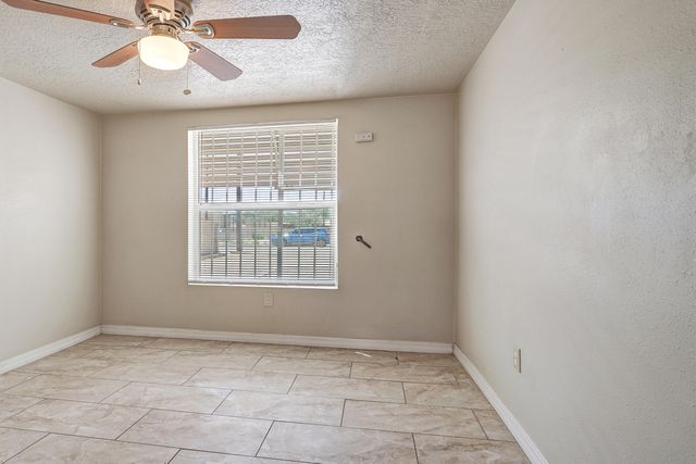 4524 5th Street NW, Albuquerque, NM 87107