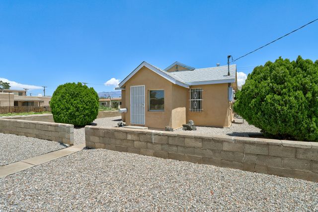 4524 5th Street NW, Albuquerque, NM 87107